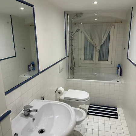 La Via Della Stazione Бари