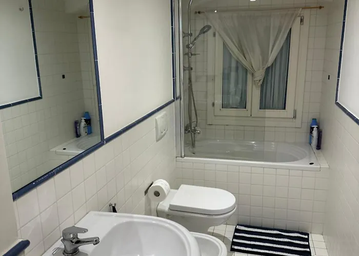 La Via Della Stazione Бари